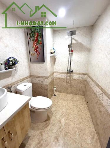 Bán gấp căn 2PN 78m2 đã sửa đẹp, nội thất xịn chung cư 17T10 Nguyễn Thị Định ở, cho thuê