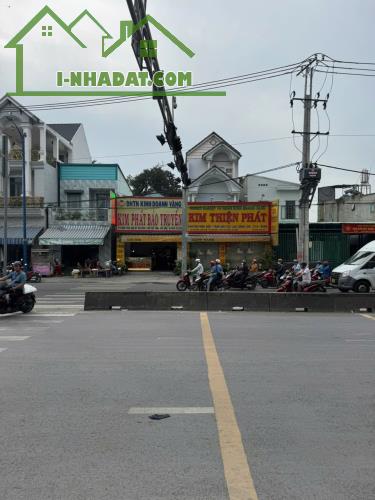 Bán Gấp Nhà 3 Tầng Mặt Tiền Đặng Thúc Vịnh Hóc Môn 200m2 Chỉ 18 Tỷ - 3