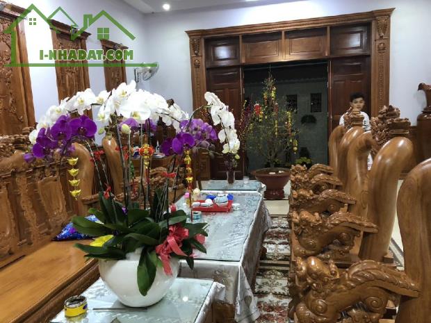 Bán Gấp Nhà 3 Tầng Mặt Tiền Đặng Thúc Vịnh Hóc Môn 200m2 Chỉ 18 Tỷ