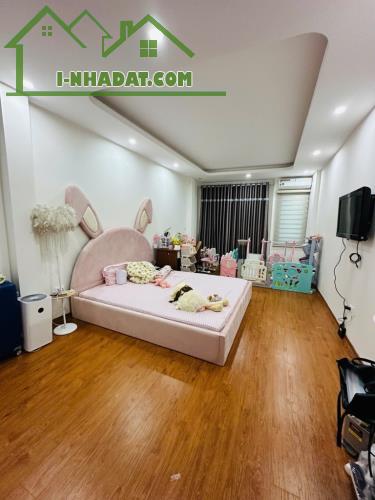 Nhà Lạc Long Quân gần oto thang máy 46m 6 tầng mặt tiền 4.1m giá nhỉnh 15 tỷ - 1