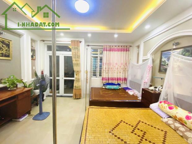 Bán Nhà Ngay Đường Lương Định Của,Quận 2 DT:100m2(5mx20m) Trệt 2 Lầu Sân Thượng-Giá 19 Tỷ - 5