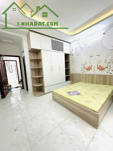 🏡 Bán Gấp Nhà 4 Phòng Ngủ, 6.3 Tỷ, Hẻm Xe Hơi Lê Văn Quới - Xem Ngay!