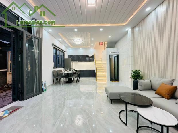 Chủ kẹt tiền bán gấp nhà ở Hẻm 1/ Lê Quốc Hưng, Phường 12, Quận 4. Giá 3ty650 TL - 4