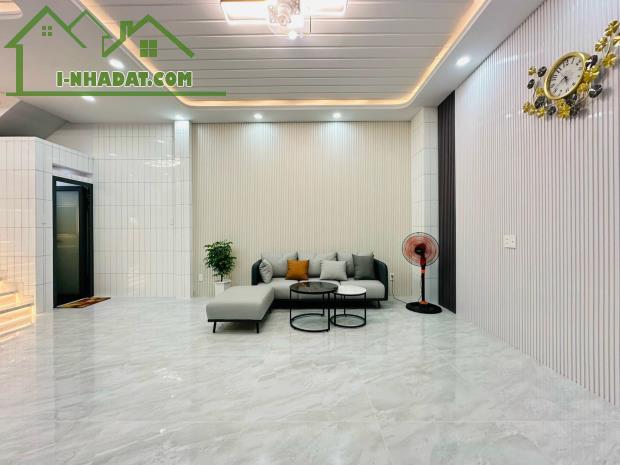 Chủ kẹt tiền bán gấp nhà ở Hẻm 1/ Lê Quốc Hưng, Phường 12, Quận 4. Giá 3ty650 TL - 3