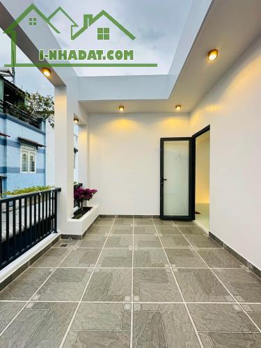 Chủ kẹt tiền bán gấp nhà ở Hẻm 1/ Lê Quốc Hưng, Phường 12, Quận 4. Giá 3ty650 TL