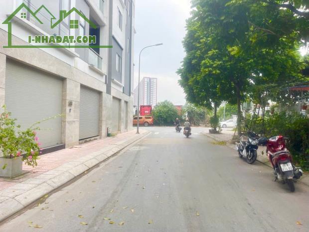 BIỆT THỰ DỰ ÁN HIM LAM, THƯỢNG THANH, DT 80 M, 6 T, MT 5 M, GIÁ 18 TỶ 4, GARA, T. MÁY, FUL - 2