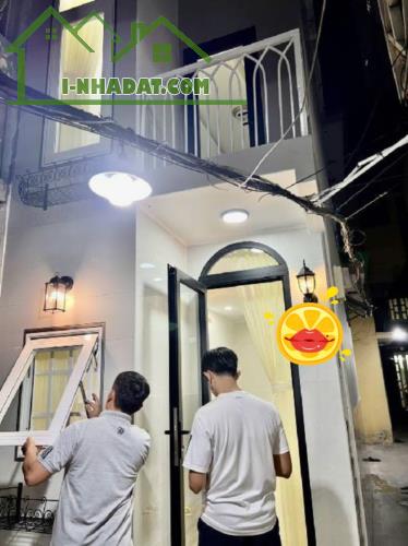 Bán nhà gần trung tâm quận - Điện Biên Phủ Quận 10 Diện tích 11.2m2 1PN, 1WC Giá trên 2 tỷ