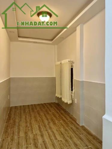 Bán nhà gần trung tâm quận - Điện Biên Phủ Quận 10 Diện tích 11.2m2 1PN, 1WC Giá trên 2 tỷ - 4