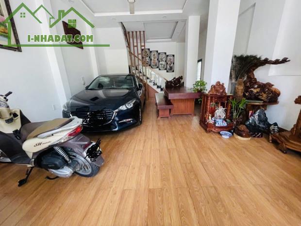 MẶT TIỀN TÔ KÝ - LÔ GÓC VỊ TRÍ CỰC ĐẸP - 5.5X15 - 5 TẦNG - VIEW HỒ BƠI - KHU LIÊN HỢP THỂ - 3