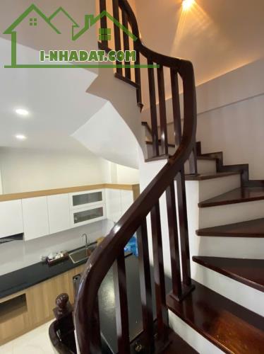 Bán nhà Ngọc Lâm,Long Biên 5 tầng,36m,mr4.6m oto đỗ gần,lô góc nhỉnh 7 tỷ - 3