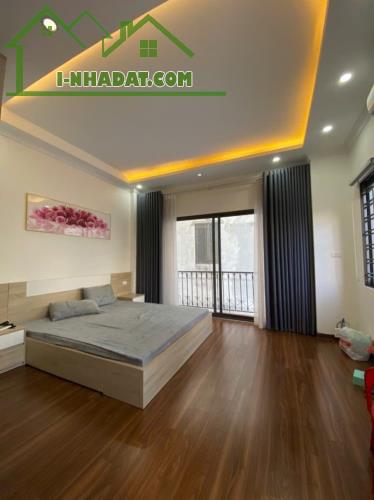Bán nhà Ngọc Lâm,Long Biên 5 tầng,36m,mr4.6m oto đỗ gần,lô góc nhỉnh 7 tỷ - 2