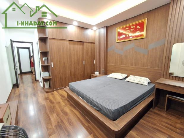 Cách mặt phố Hồng Tiến, Long Biên chỉ 30m. Nhà 62m2, Full Nội Thất, Oto Đỗ Cửa. Dân Xây. - 2