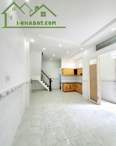 Bán nhà hẻm thông thoáng Cao Thắng, Q10 29,4m2 2 tầng BTCT 2PN 2WC Giá chỉ 6 tỷ - 3