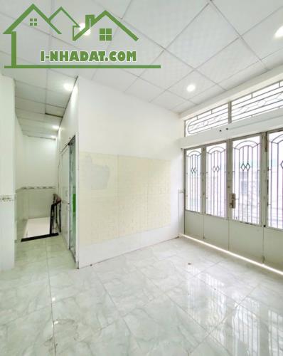 Bán nhà hẻm thông thoáng Cao Thắng, Q10 29,4m2 2 tầng BTCT 2PN 2WC Giá chỉ 6 tỷ - 1