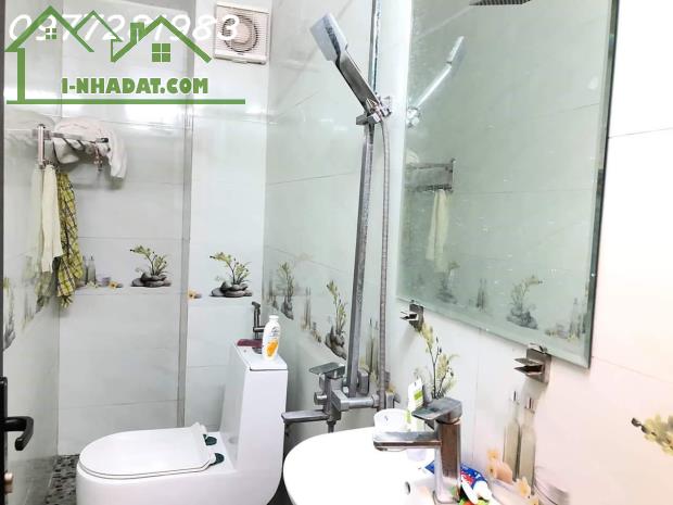 Nhà đẹp Trịnh Văn Bô, 3 ngủ, ô tô gần, giá 3.98 tỷ - 2