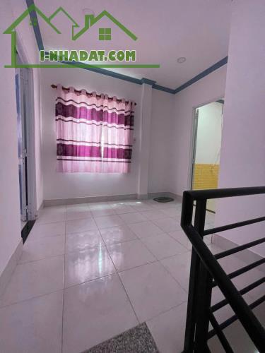 Nhà ở liền, cạnh Trường Đại Học Văn Hiến Âu Cơ, 4 tỷ - 1