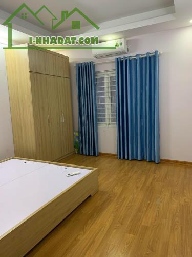 Nhà đẹp Trần Thái Tông, Cầu Giấy, 20m ra oto, Gần phố, Ngõ thông, Ở hoặc cho thuê, 46m2