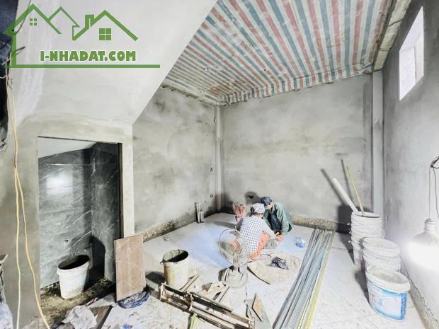 MIẾU ĐẦM 38m 5 TẦNG Ô TÔ LÙI TẬN CỬA . NHÀ MỚI ĐANG HOÀN THIỆN . SỔ ĐẸP NỞ HẬU, TIỆN ÍCH N