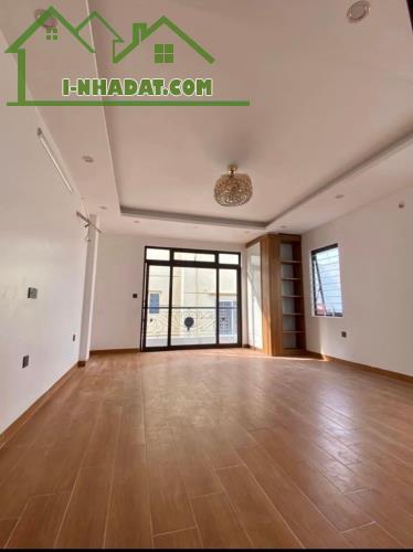 Bán nhà Lạc Long Quân –phân lô –oto tránh-thang máy- kinh doanh 52m 5tầng 12.3 tỷ - 2