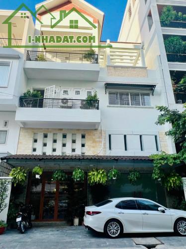 Nhà 3 lầu mặt tiền Trần Đại Nghĩa, TTTM Cái Khế, Cần Thơ - 26 tỷ