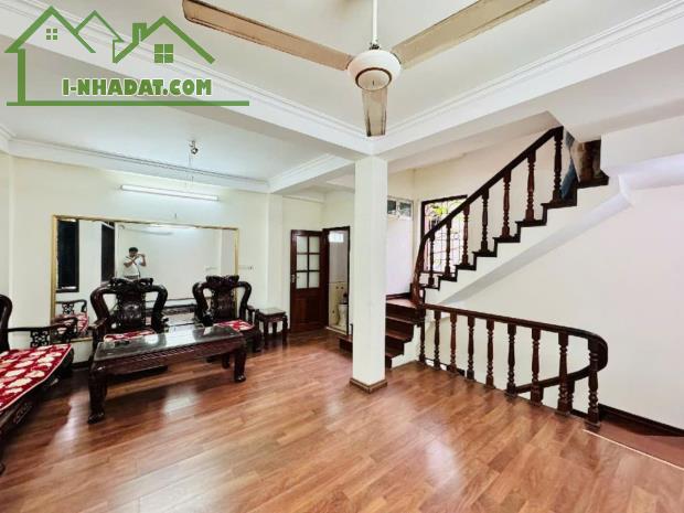 BÁN NHÀ ĐAỊ TỪ - HOÀNG MAI ,DT36M2 ,GIÁ HƠN 5 TỶ , OTO Gần