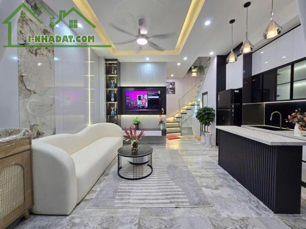 Vip 🏠🏠! Nhà 3 tầng sát mặt tiền Lê Duẩn - Full nội thất sang xin. - Giá nhỉnh : 4 tỷ ( t - 1