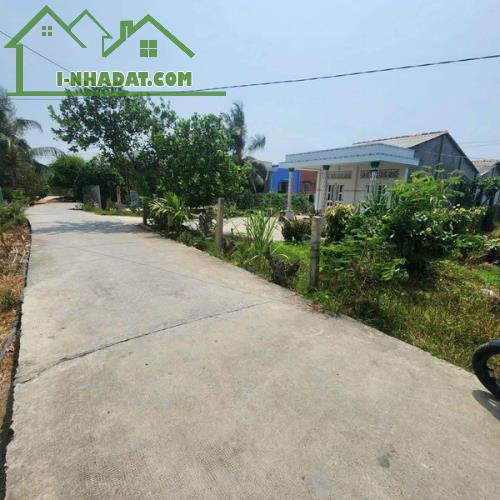 Bán lô đất 5x51m,trong đó thổ cư 100m2 gần UBND xã Tân Lợi. Giá bán 250tr thương lượng - 2