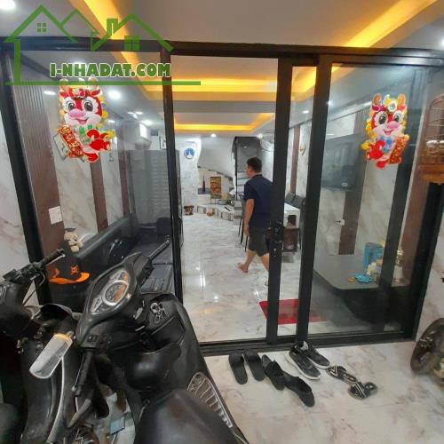 Cần bán nhanh nhà 3 tầng, 30m2 tại Khương Trung, Thanh Xuân, giá 3.5 tỷ, chính chủ, tiện