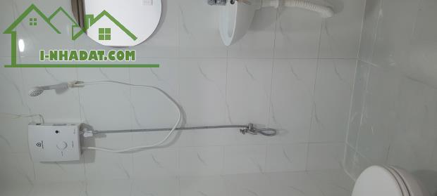 Bán nhà mới Mễ Cốc, Q8. SHR, không quy hoạch, ngay chợ Rạch Cát, 39m2 (4.5 × 9). 2ty nhẹ - 4