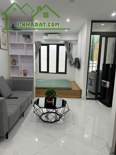 Bán nhà phố Nguyễn Trãi, 40m2, 5 tầng, 3 phòng ngủ, nội thất long lanh, chỉ 6,2 tỷ