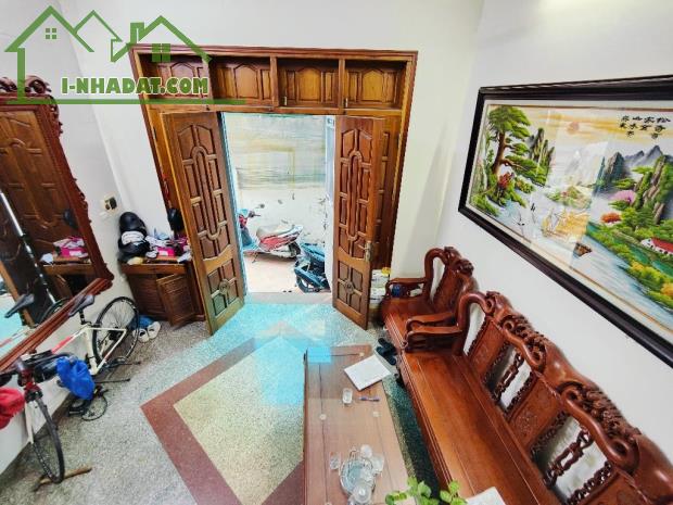 Bán nhà Khương Đình, ngõ thông kinh doanh, gần phố, 43m2, 4 tầng, nội thất gỗ, nhỉnh 7 tỷ - 3