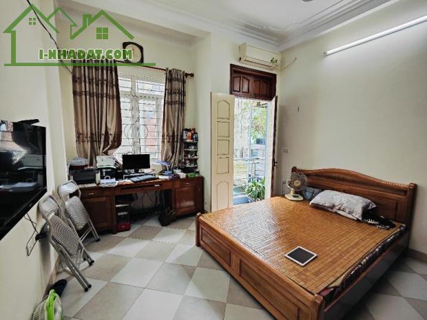 Bán nhà Khương Đình, ngõ thông kinh doanh, gần phố, 43m2, 4 tầng, nội thất gỗ, nhỉnh 7 tỷ - 2