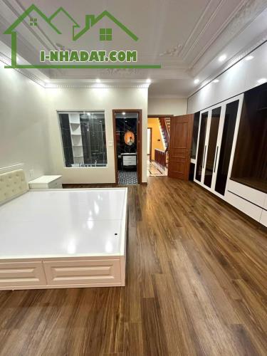 Tuyệt phẩm phố Trạm nhà 60m2 - 7T thang máy - Mt 4m - Ô tô tránh kinh doanh - 350m đi Aeon - 3
