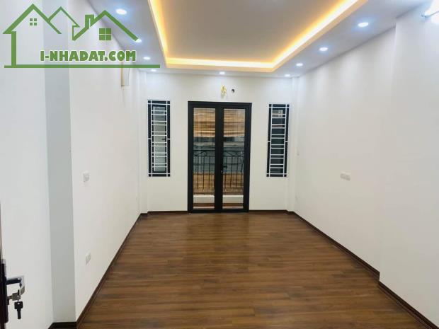 Trịnh Văn Bô, nhà 5 tầng 3 ngủ, ô tô gần, giá 3.95 tỷ - 1