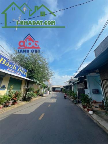 NP995 nhà phố ngang 8m, vị trí thuận lợi kinh doanh showroom đồ gỗ nội thất - 4