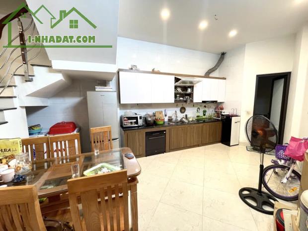 Bán nhà Ngọc Thụy, ô tô tránh, full nội thất – 61m2, 4 tầng, 14.5m – Chào 9.2 tỷ. - 3