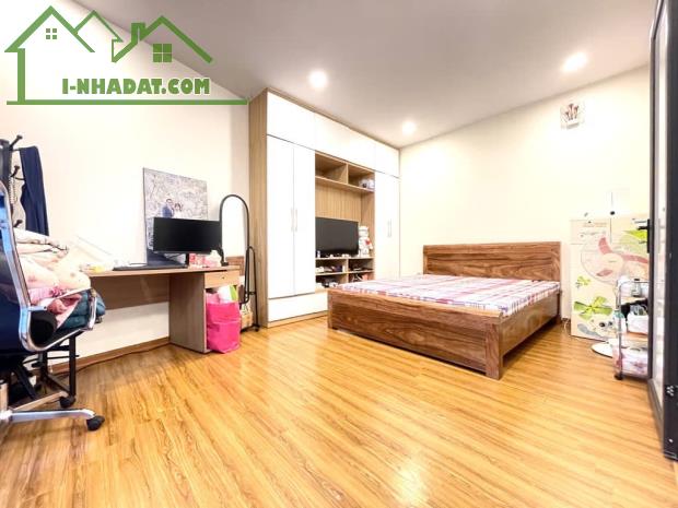 Bán nhà Ngọc Thụy, ô tô tránh, full nội thất – 61m2, 4 tầng, 14.5m – Chào 9.2 tỷ. - 1