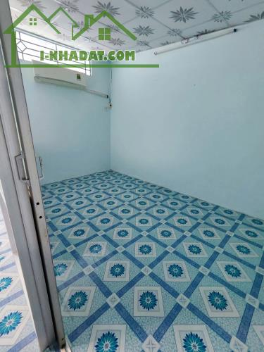 cho thuê nhà 2 phòng hẻm 233 ng văn cừ  sẵn máy lạnh, nước nóng giá 4.4tr/tháng - 3