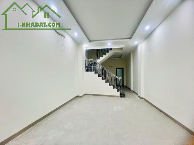 Bán nhà phố Thái Hà, Đống Đa, diện tích 40m2, 4 tầng, mặt tiền 4m,  giá chỉ hơn 13 tỷ