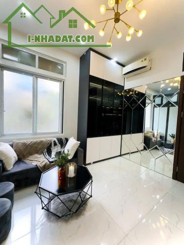 🏡 Siêu phẩm nhà Ngọc Thụy – Nhà đẹp, ô tô đỗ cửa, diện tích 65m2 , 3 tầng mặt tiền .4.8m