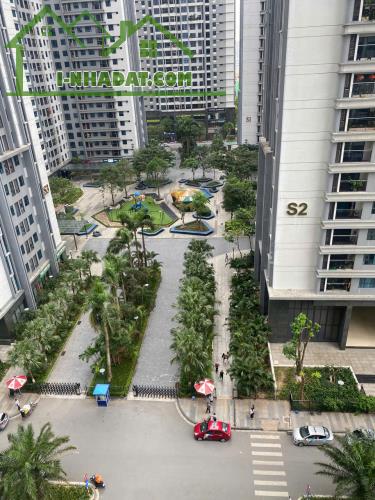 BÁN CĂN HỘ 3PN + 2WC Ở R1 KĐT GOLDMARK CITY, 126M2, TẦNG TRUNG VIEW ĐẸP BAN CÔNG HƯỚNG MÁT