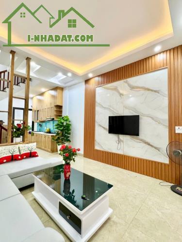 Bán Nhà Khương Trung - Thanh xuân , DT 45m2 x 5 tầng  , Giá hơn 8 tỷ , cách oto 15m - 1