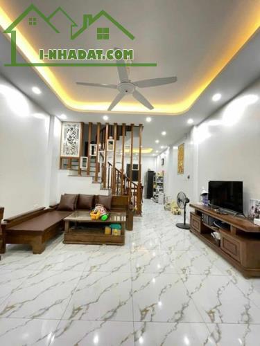 Hàng hiếm Mỹ Đình, ngõ rộng, nông, gần chợ, 42m2, Chỉ 6.2 tỷ