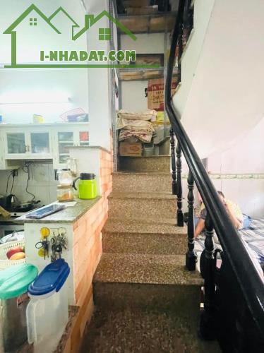 Bán nhà 2 lầu ở Đường số 17, Hiệp Bình Chánh, Quận Thủ Đức. Giá 2ty750. Tặng full nội thất - 2