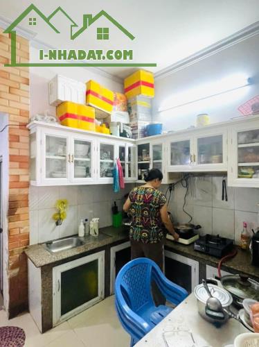 Bán nhà 2 lầu ở Đường số 17, Hiệp Bình Chánh, Quận Thủ Đức. Giá 2ty750. Tặng full nội thất - 3