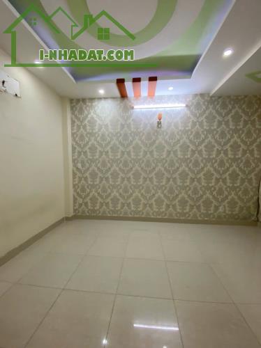 BÁN NHÀ HẺM XE TẢI THÔNG LÊ VĂN QUỚI, 62M2, 4 PN, P. KARAOKE, P. THỜ - 2