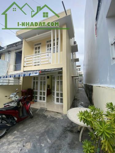 Nhà hẻm Hoàng Diệu, Vĩnh Nguyên, Nha Trang, 134m2, giá 60 triệu/m2. Chủ cần bán nhanh,