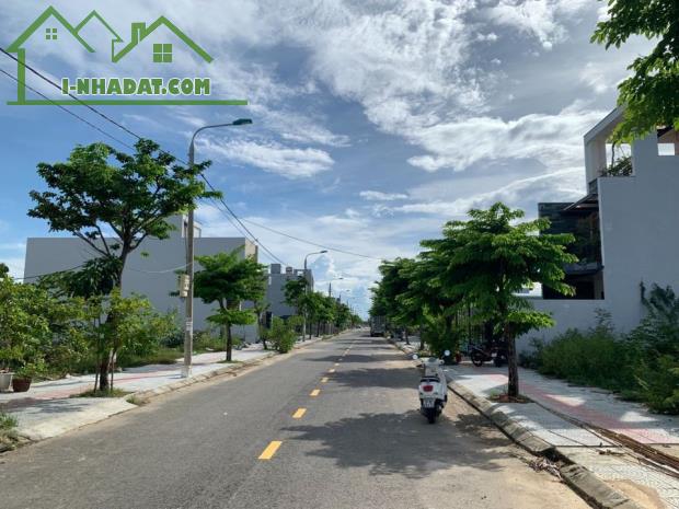 BÁN ĐẤT MT GẦN CẦU KHUÊ ĐÔNG - KDC HOÀ QUÝ. GIÁ 2.6tỷ