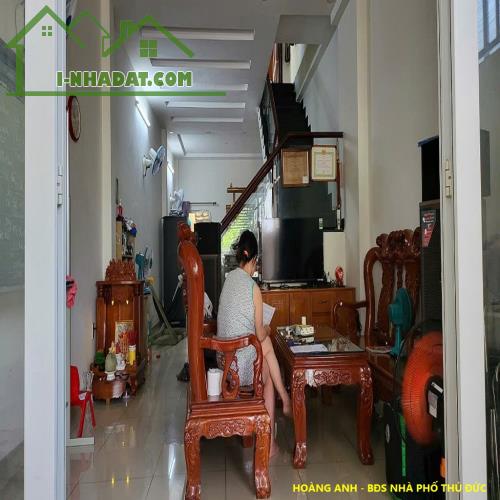 Bán nhà mặt phố MTKDĐS phường Phước Long A, Quận 9 _ 2 tầng 2 pn _ 60 m2_ Vừa ở vừa KD - 4