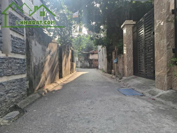 Bán lô đất 58m x 4,2m tại ngõ 405 Ngọc Thụy. Đường oto tải thông. Giá chỉ 3t9 có TL - 1